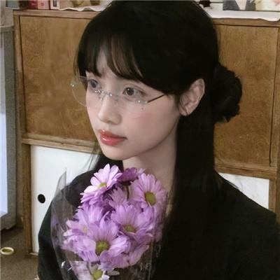 谁先上她的 首屏海报